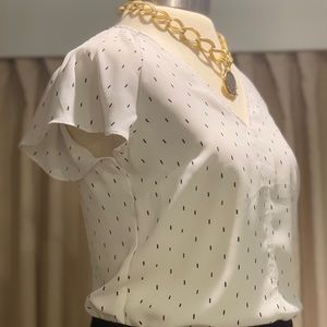 White & Black shirt 2019 Summer